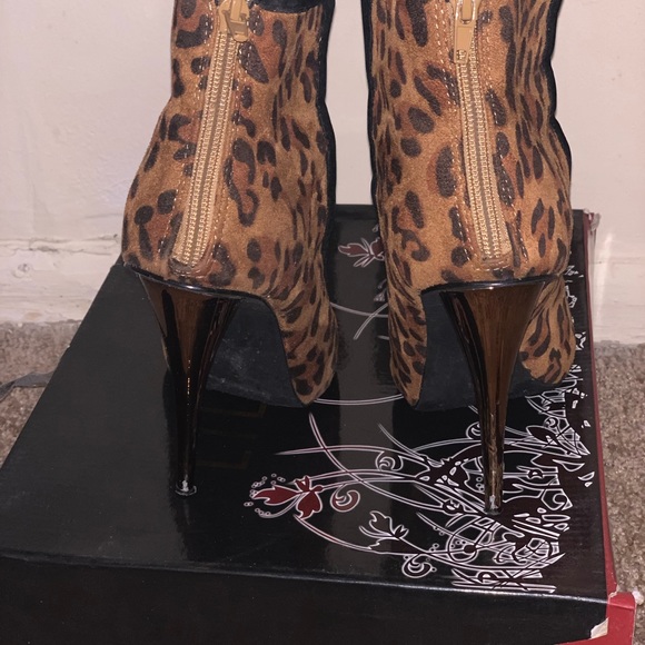 Shoes - Picture 2 of 3